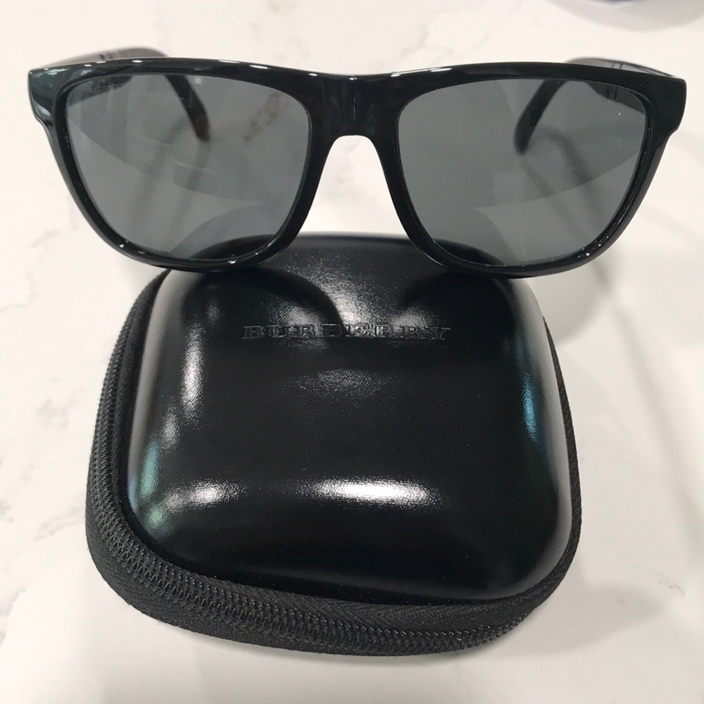 Burberry foldable sunglasses